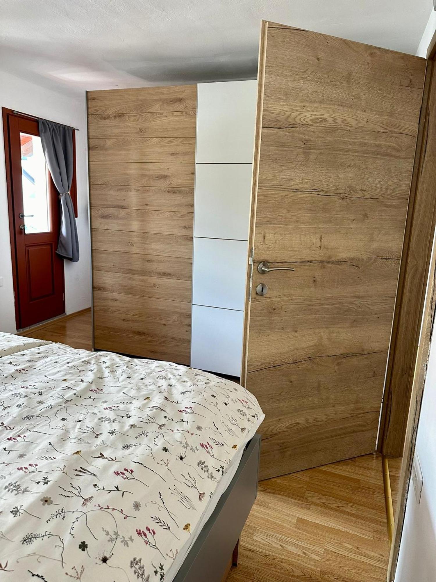Hisa Rejmr With Private Parking Ferienhaus
